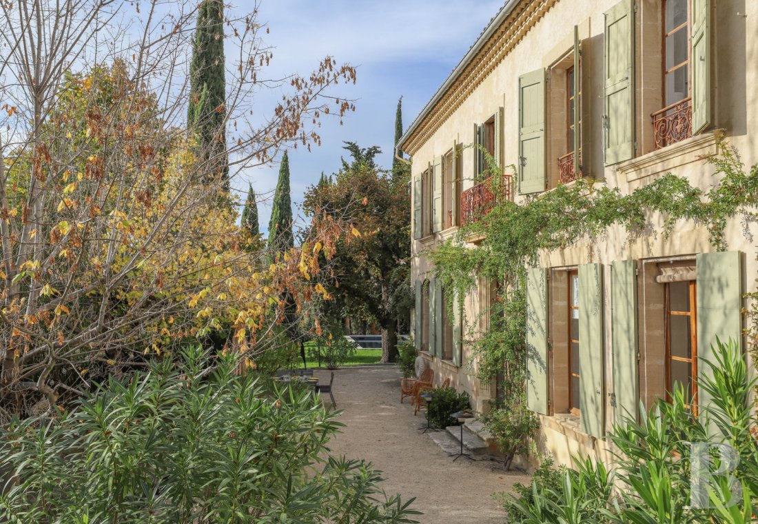 A traditional yet bold village house in the Alpes-de-Haute-Provence, to the south of Forcalquier - photo  n°4